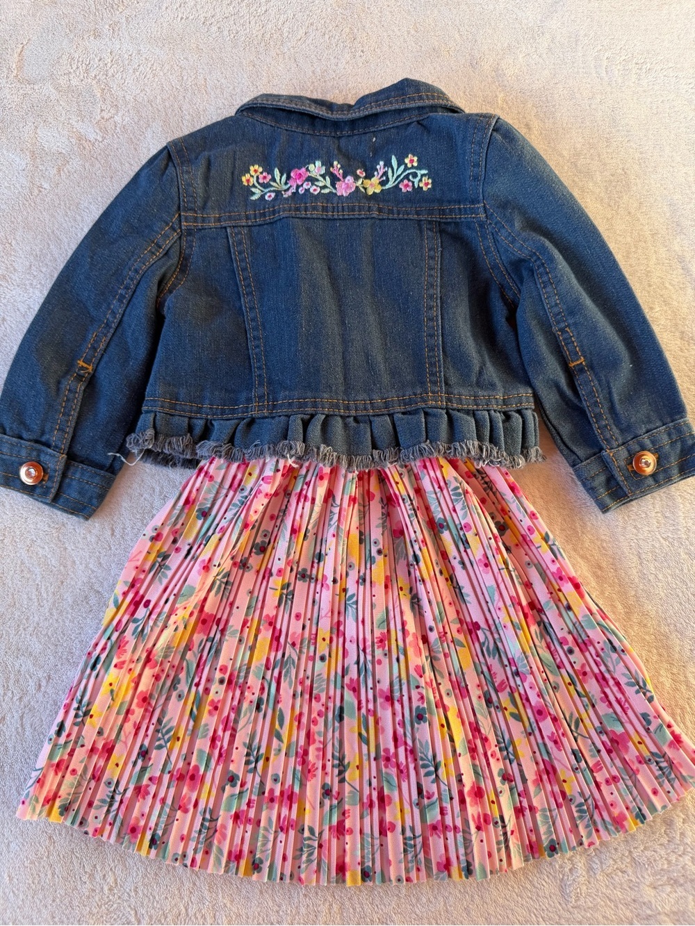 Girls Pink Floral Pleated Dress with Denim Jacket Size 12M - Picture 3 of 13